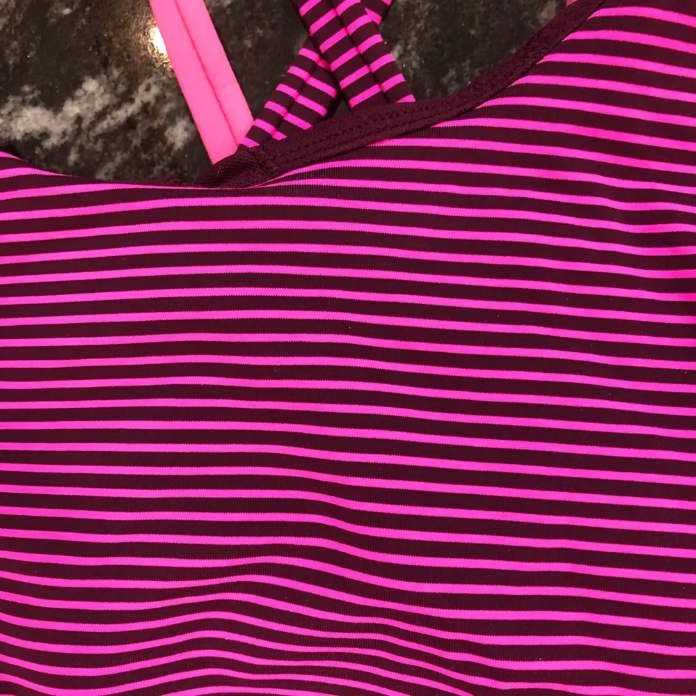 Lululemon top . Size 6 color block. - Picture 4 of 5